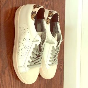 P448 John Low Top Sneakers